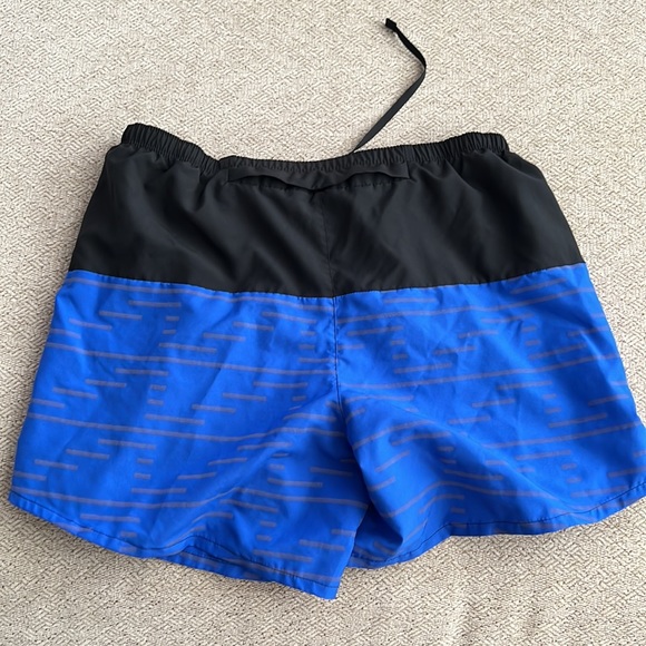 Nike running shorts - Picture 2 of 2